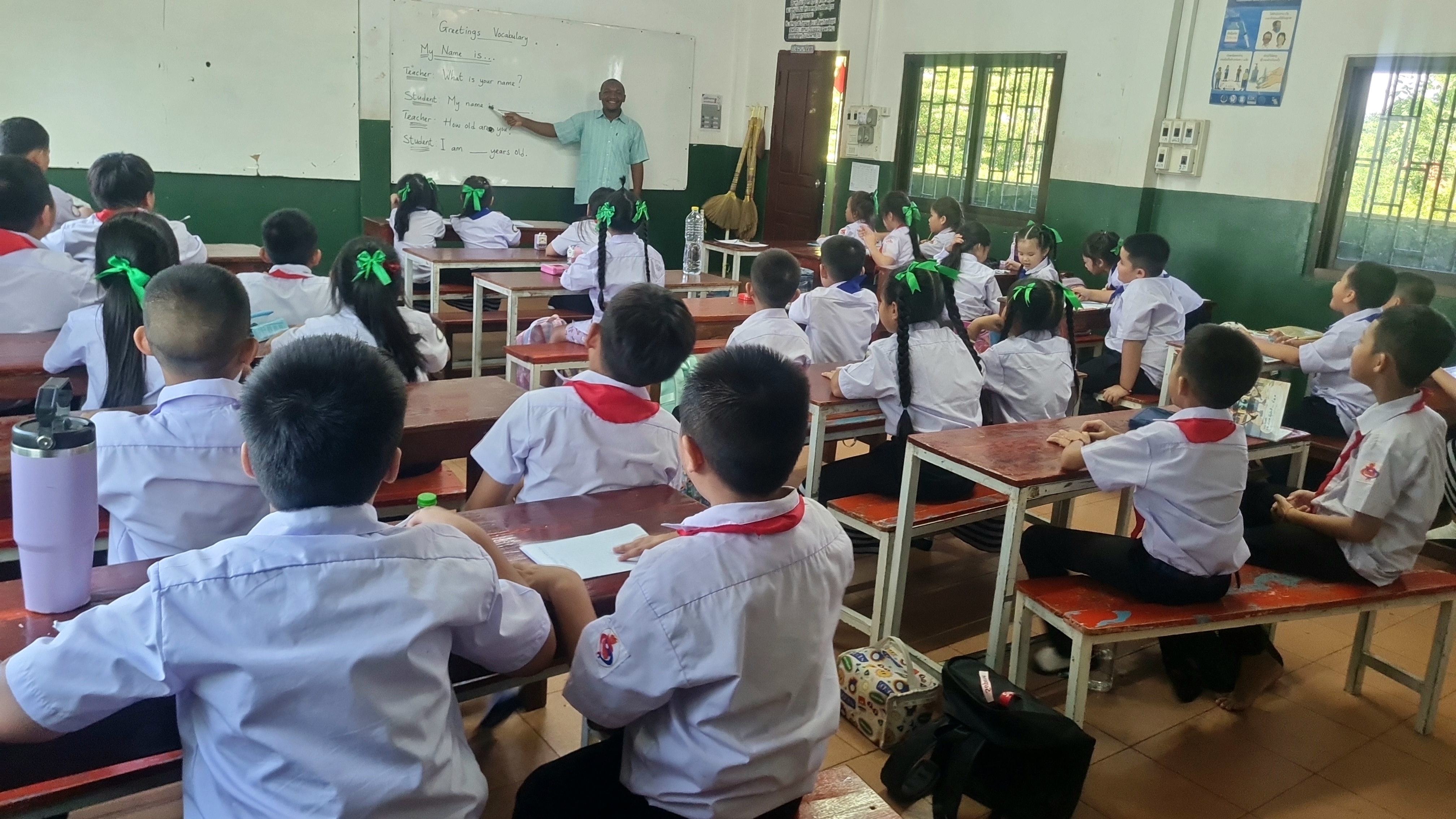Teaching Greetings: My First English Class with Young Learners this school year.